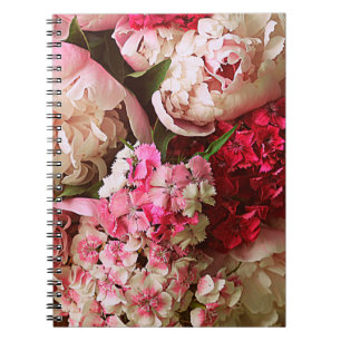 Schöne Blume im Sommer. Bouquet aus rosafarbenem E Notizblock