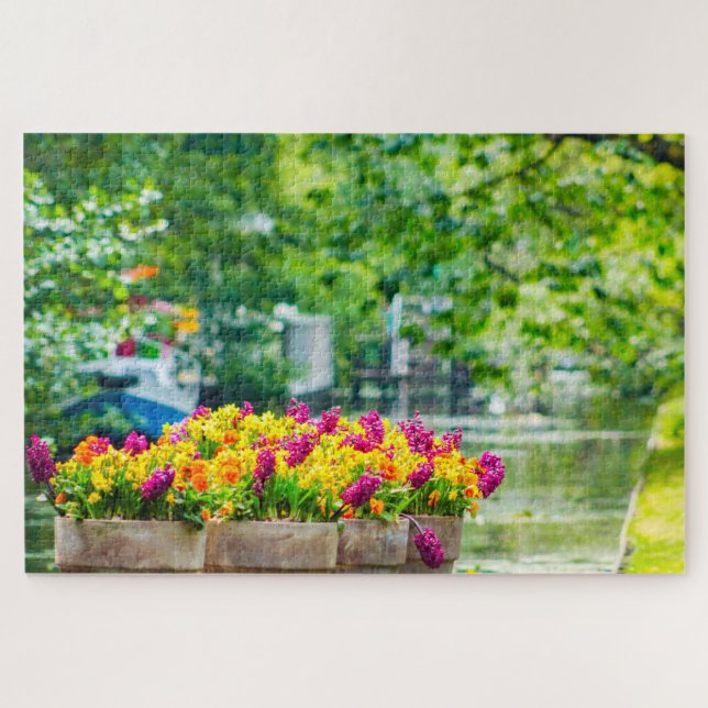 Schöne Blume mit Wasser, Niederlande (Horizontal)