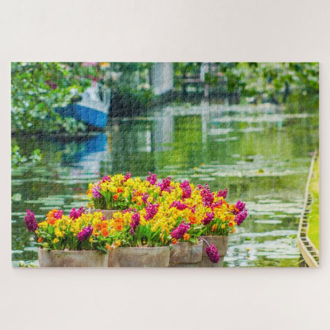 Schöne Blume mit Wasser, Niederlande (Horizontal)