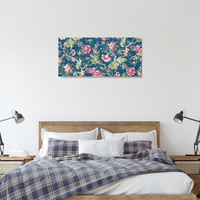 Schöne, blumenfarbene Blume Blauer Hintergrund Leinwanddruck (Insitu (Schlafzimmer))