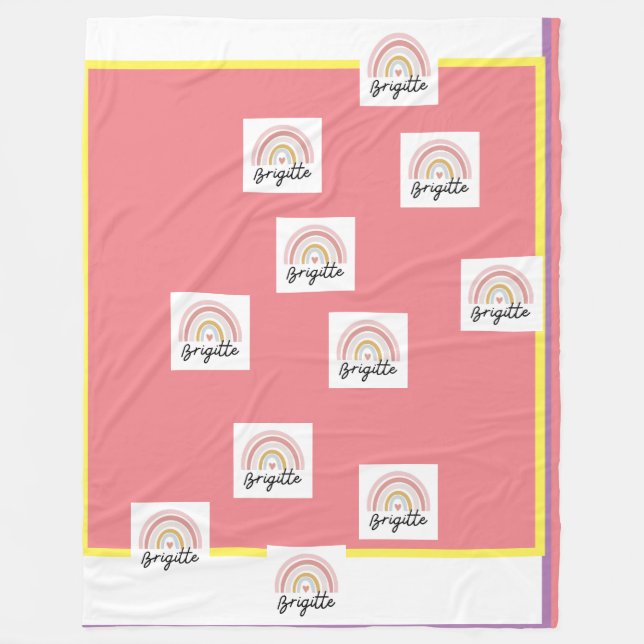Schöne Brigitte mit Regenbogenvlies-Decke. Fleecedecke (Vorderseite)