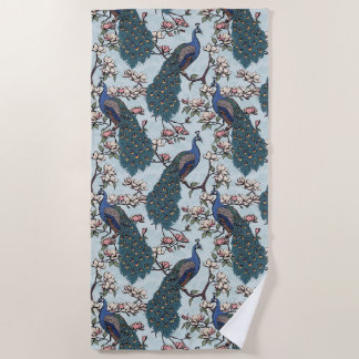 Schöne, dusty Blue Peacocks und Magnolien-Blume Strandtuch