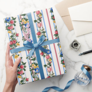 Schöne Erdbeeren und Blumenbridal Geschenkpapier