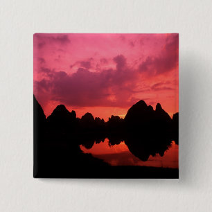 Schöne Farbe bei Sonnenuntergang der Kalksteinberg Button