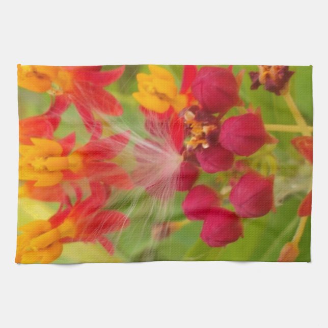 Schöne, farbenfrohe Blüte mit Milkweed Art Printin Handtuch (Horizontal)