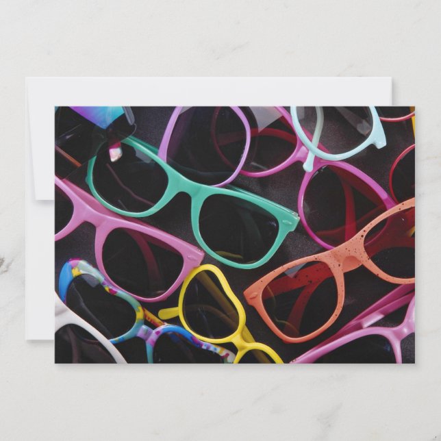 Schöne farbenfrohe Sonnenbrille (Vorderseite)