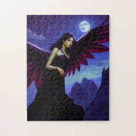 Schöne Fee auf dem Berg mit dem Mond