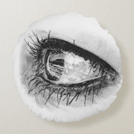 Schöne Frau Augen in Mascara auf runden Kissen