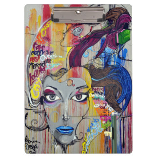 Schöne Frau mit blauen LippenGraffiti Klemmbrett