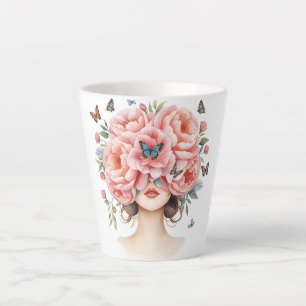 Schöne Frau mit riesigen rosa Rosen und Schmetterl Milchtasse