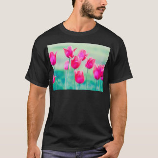 Schöne Frühlingsstipps Blume wachsen im Garten T-Shirt