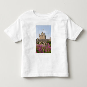Schöne Gärten und berühmtes Schloss in Schottland  Kleinkind T-shirt