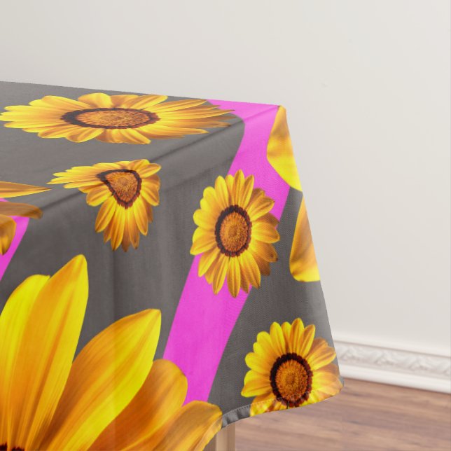 Schöne gelbe Blumen auf grauen, rosa Streifen Tischdecke (Beispiel)