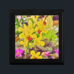 Schöne gelbe Herbstorchideen Schmuckschachtel<br><div class="desc">Schöne gelbe Orchideen schöne gelbe Orchideen Blossom Blume. Foto von Sandy Closs Great für alle Jahreszeiten Frühjahr Sommer Winter und Herbst. tropische,  moderne,  Herbst,  Blume,  Blume,  Blumen,  Frühling,  Orchideen,  Garten,  Hochzeit,  Hochzeiten, </div>