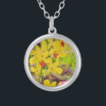Schöne gelbe Herbstorchideen Versilberte Kette<br><div class="desc">Schöne gelbe Orchideen schöne gelbe Orchideen Blossom Blume. Foto von Sandy Closs Great für alle Jahreszeiten Frühjahr Sommer Winter und Herbst. tropische,  moderne,  Herbst,  Blume,  Blume,  Blumen,  Frühling,  Orchideen,  Garten,  Hochzeit,  Hochzeiten, </div>