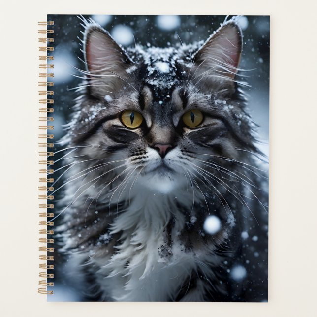Schöne graue Tabby Katze im Schnee Planer (Vorderseite)