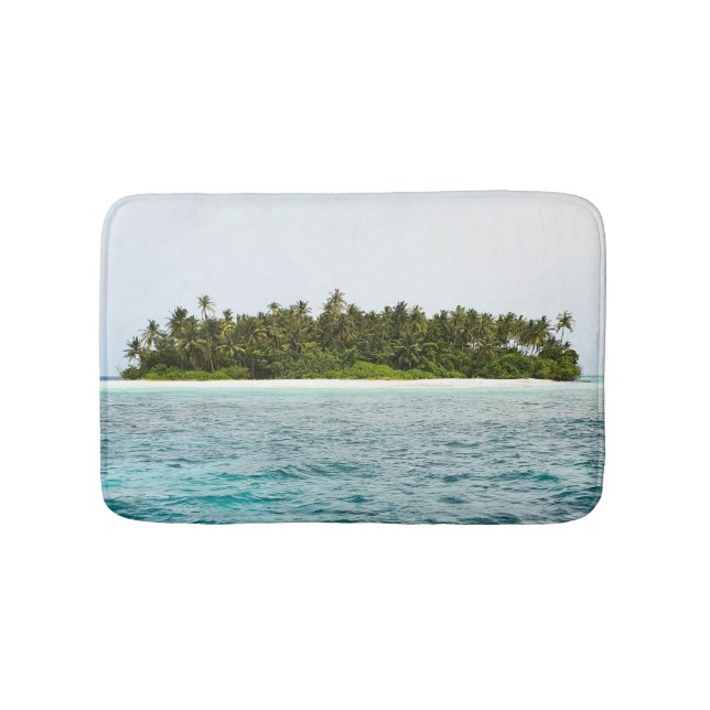 Schöne grüne Insel im Meer Badematte (Vorderseite)