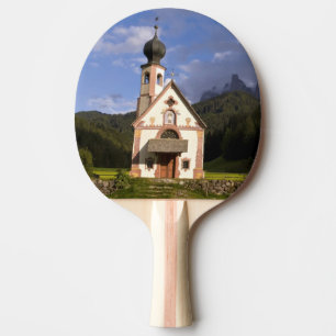 Schöne isolierte einsame Kirche namens Rainui Tischtennis Schläger
