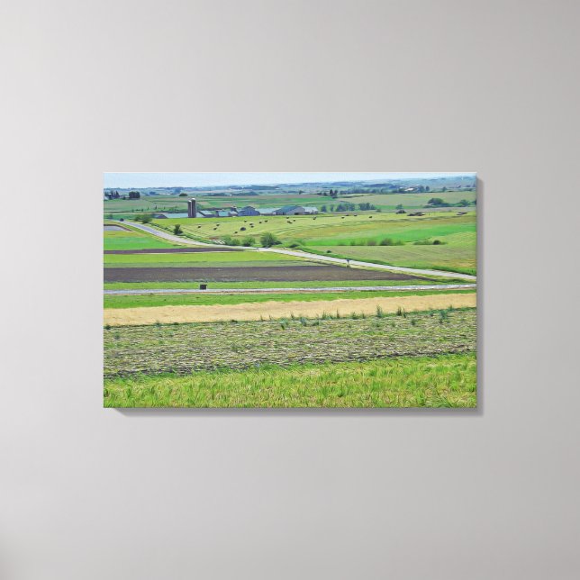 Schöne Landschaft Aussicht auf einen Bauernhof im  Leinwanddruck (Vorderseite)