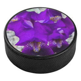 Schöne lila Iris Eishockey Puck