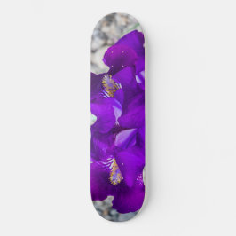 Schöne lila Iris Skateboard