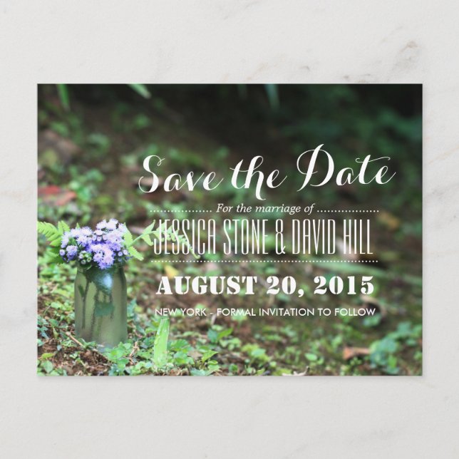 Schöne Mason Jar Purple Blumen Save the Date Ankündigungspostkarte (Vorderseite)