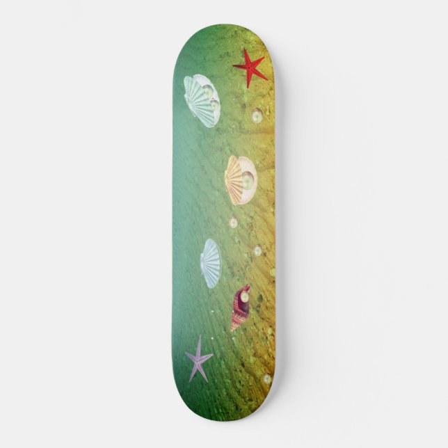 Schöne Meeressterne und Austern-Muscheln mit Perle Skateboard (Vorderseite)