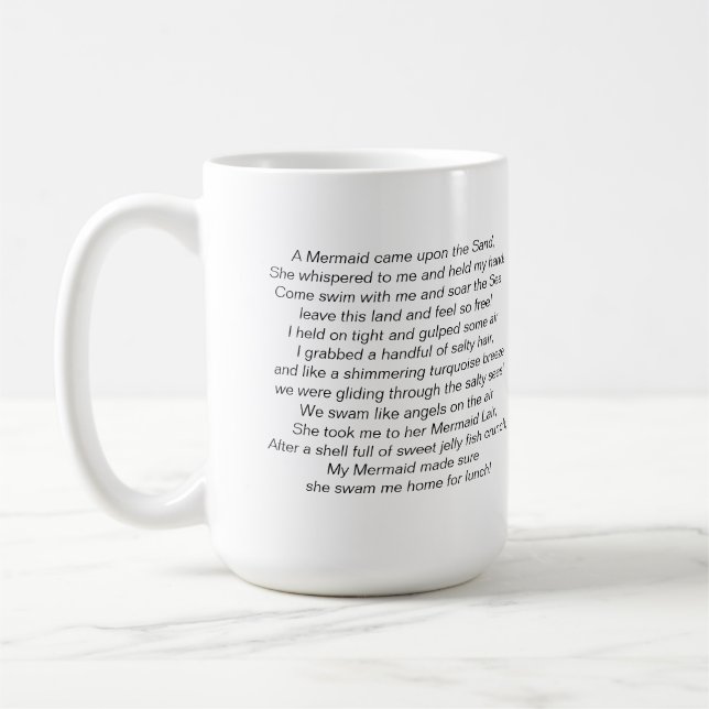 Schöne Meerjungfrau und Meerjungfrau-Gedicht auf Kaffeetasse (Links)