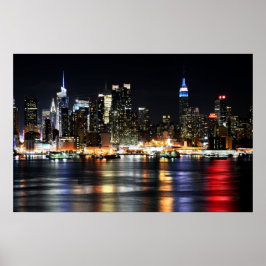 Schöne New Yorker Nachtlichter, die den Fluss refl Poster
