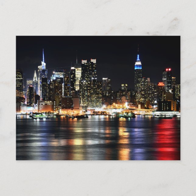 Schöne New Yorker Nachtlichter, die den Fluss refl Postkarte (Vorderseite)