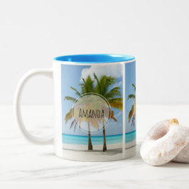 Schöne Palmen an einem tropischen Strand Zweifarbige Tasse