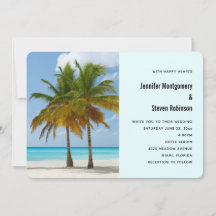 Schöne Palmen auf einer Hochzeit am Strand von Tro