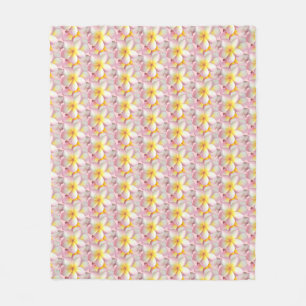 Schöne Pastell-Frangipani-Plumeria-Blumen Fleecedecke