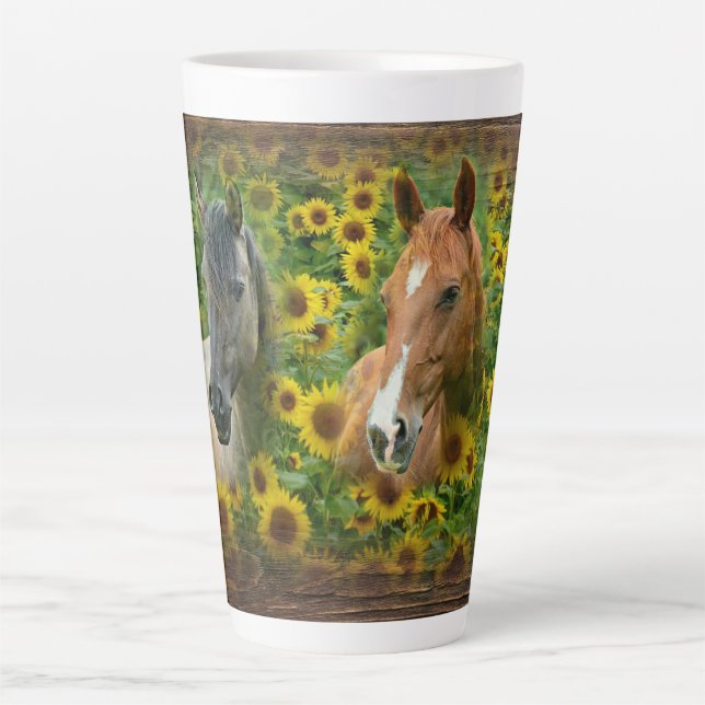 Schöne Pferde im Feld der Sonnenblumen Milchtasse (Vorderseite)