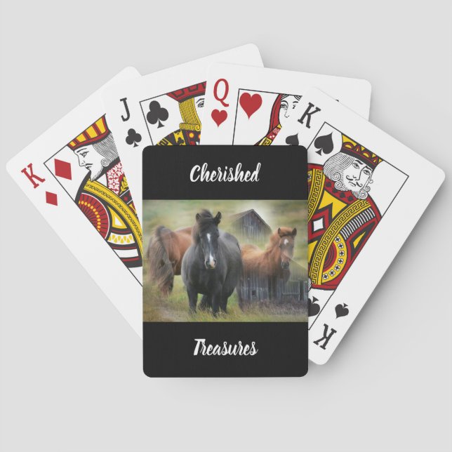 Schöne Pferde und rustikaler Stall Spielkarten (Rückseite)