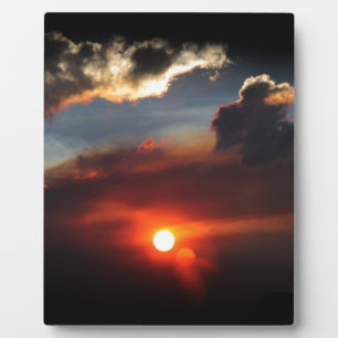 schöne rauchige Sonnenuntergangsfoto Fotoplatte