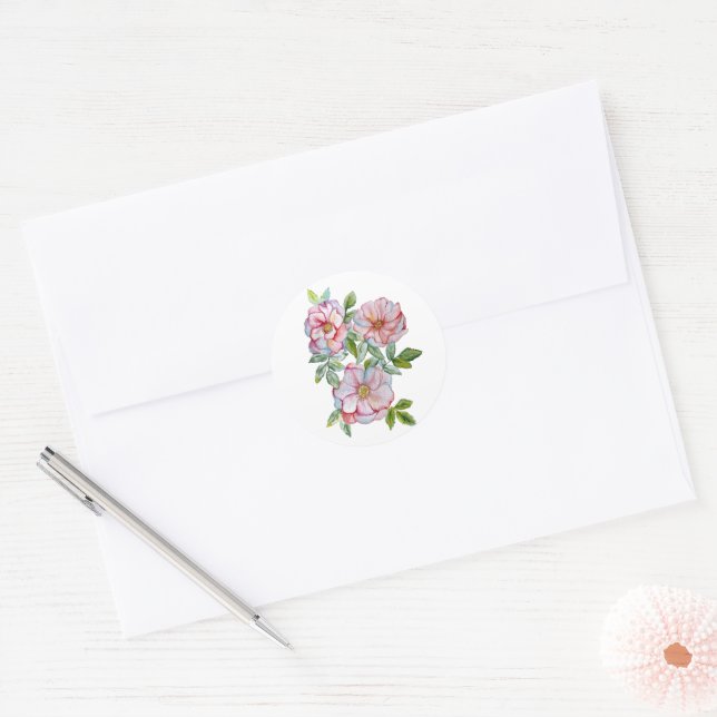 Schöne, realistische Rose. Runder Aufkleber (Umschlag)