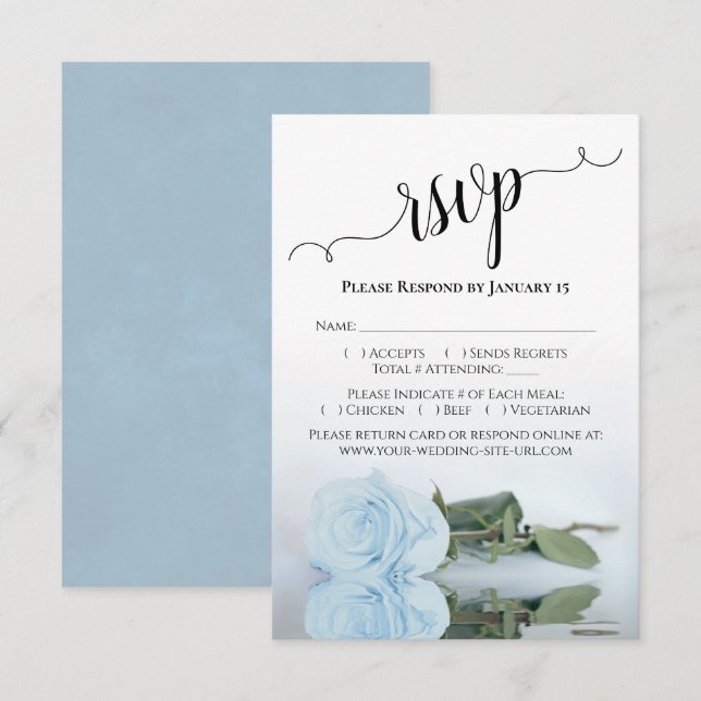 Schöne Reflektion dusty Blue Rose Wedding RSVP Karte (Vorne/Hinten)