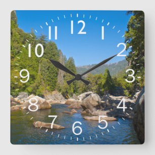 Schöne Rocky Stream-Szene Quadratische Wanduhr