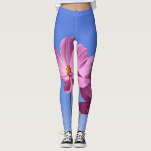 schöne rosa Blume, die einen klaren, blauen Himmel Leggings