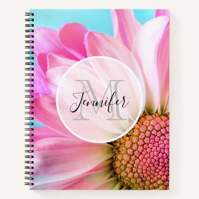 Schöne rosa Blume Nahes Up Foto Monogram Notizbuch (Vorderseite)