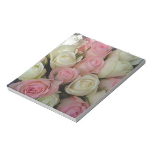 Schöne rosa weiße Rosen Blumenstrauß Notizblock