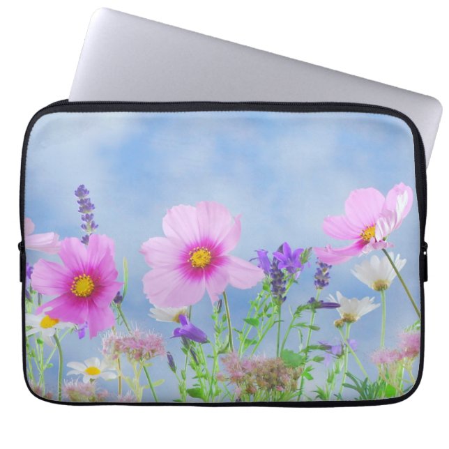 Schöne rosa wilde Blumenwiese Laptopschutzhülle (Vorderseite)