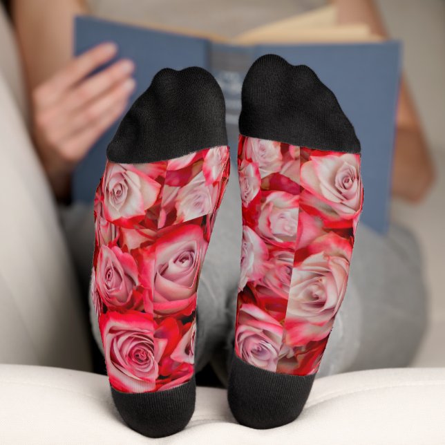 Schöne Rose in rosa und roter Blume Socken (Unterseite)