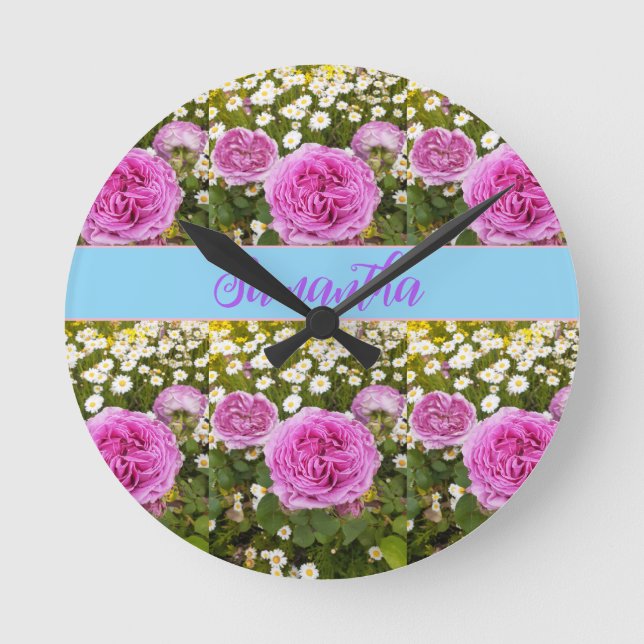 Schöne Rosen und Milchblumen Runde Wanduhr (Vorderseite)