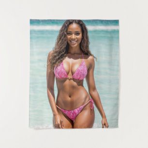 Schöne schwarze Frau in rosa Bikini Wandteppich