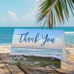 Schöne Strandhochzeit Personalisiert Dankeskarte<br><div class="desc">Diese malerische personalisierte Strandhochzeit mit einer Dankeschön-Karte zeigt den herrlichen rosa und orangefarbenen Sonnenuntergang,  der an einem hübschen Tag in Destin,  Florida die Meereswellen über dem Sand und dem Meeresgras sanft berührt. Schöne Karten am Meer für ein Paar,  das eine Hochzeit in Urlaubsort in Hawaii oder Florida hatte.</div>