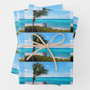 Schöne tropische Strandkulisse mit windbewegten Pa Geschenkpapier Set