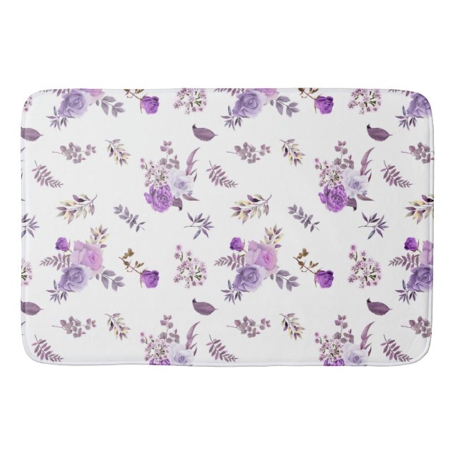 Schöne violette Blumen auf Badematte (Vorderseite)