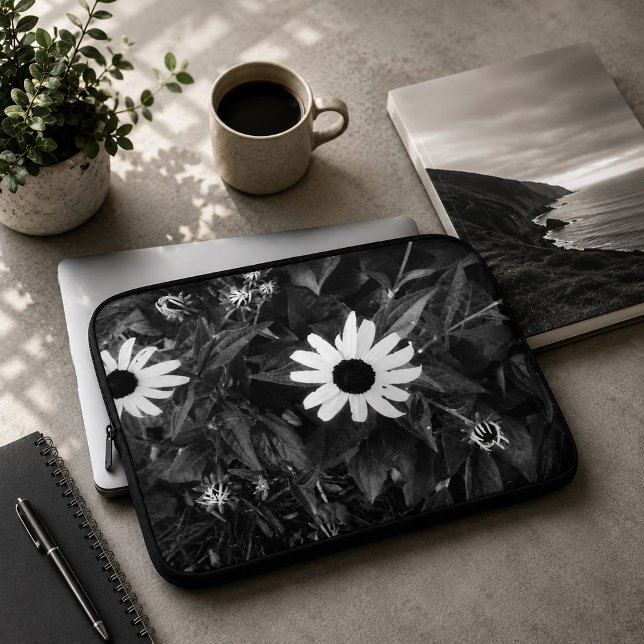 Schöne weiße Blume Laptopschutzhülle (Von Creator hochgeladen)